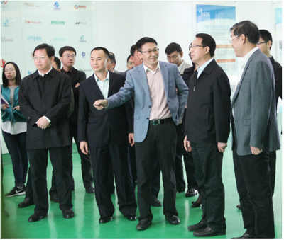 市長、書記親臨南方IT學院，送上特禮關懷與鼓勵